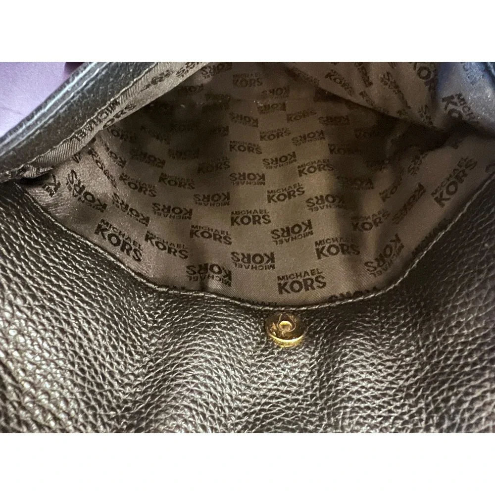 Michael Kors Black Pebbled Leather Crossbody Bag Gold Chain Buckle Detail Luxury